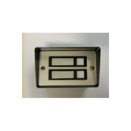 2 pulsanti illuminabili per impianti a campanello - installazione da parete e da incasso.
